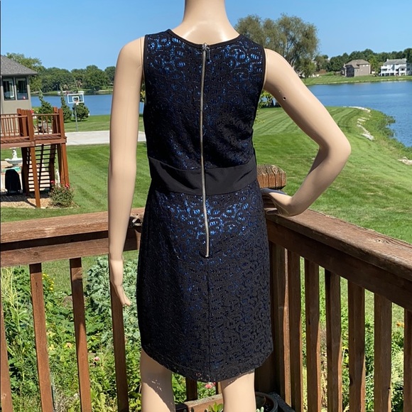 B. Smart Sleeveless Lace Short Sheath Dress - Picture 6 of 7